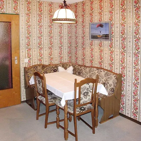 公寓 Schneck's Appartments 122w